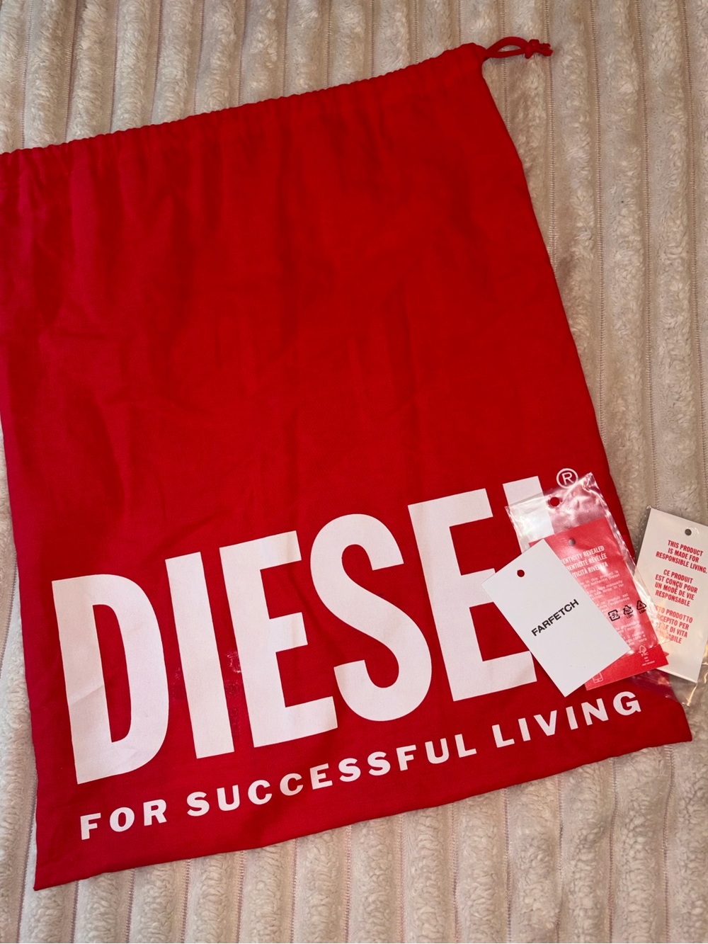 Diesel Pink Lip-Print Shoulder Bag - Picture 6 of 6